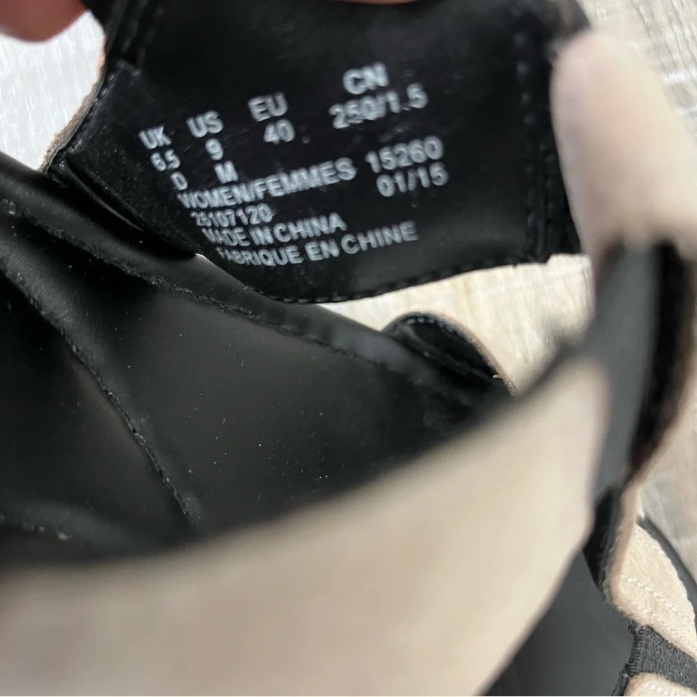 CLARKS Reid Delmar Nubuck Light Tan Leather Sandal Size 9 - Picture 6 of 9